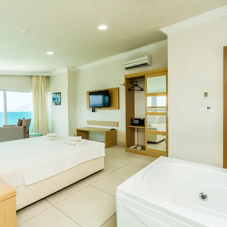 Dragut Point North אתר נופש טורגוטריס