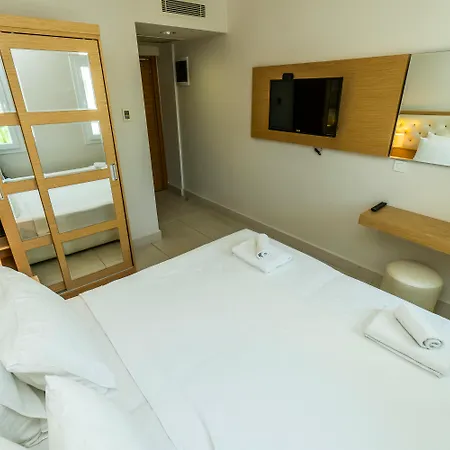 Dragut Point North Resort 3*