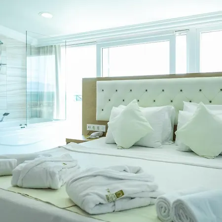 Dragut Point North Resort 3*