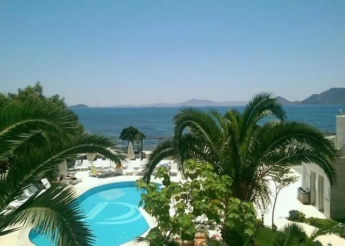 Dragut Point North Resort 3*
