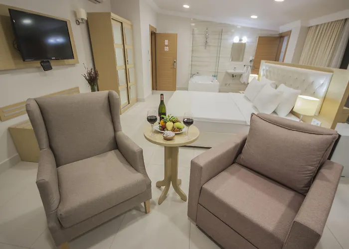 Resort Dragut Point North 3*