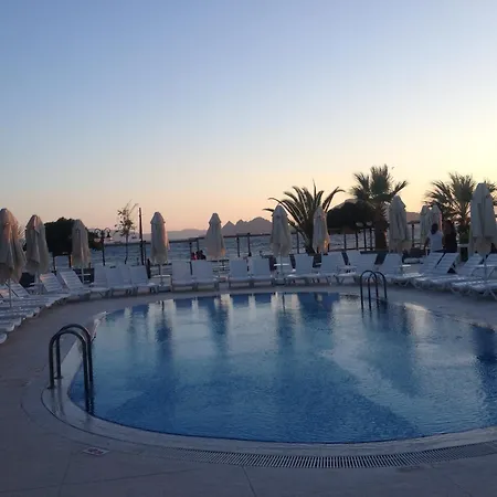 Dragut Point North Üdülőközpont