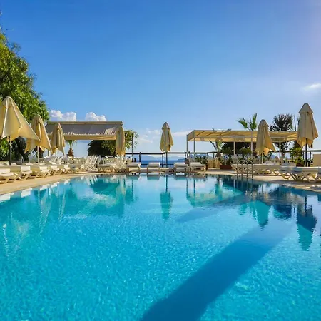 Dragut Point North 3*